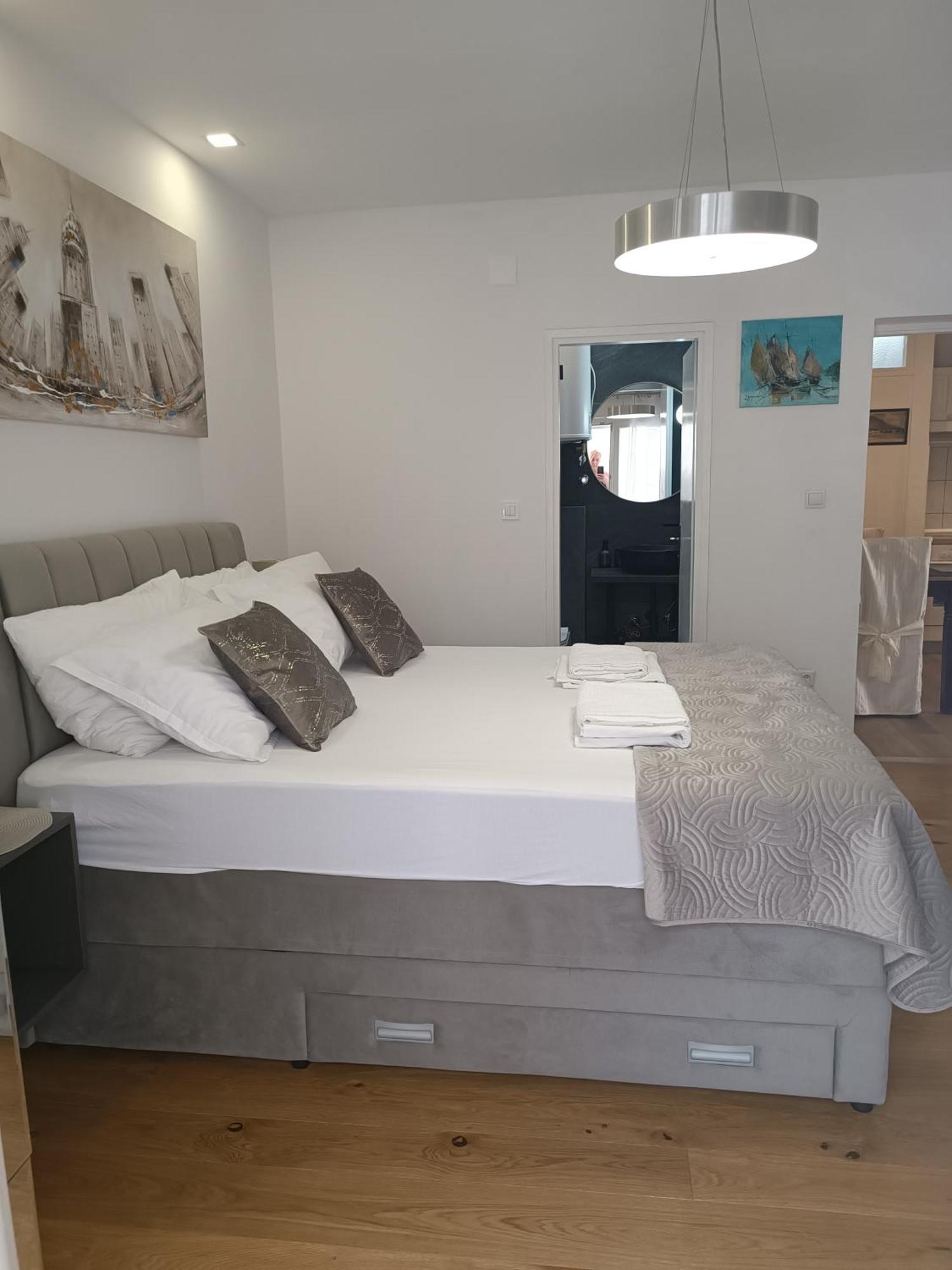 Apartment Golden Sunrise - 4 Ul.Petra Svacica11 Башка-Вода Екстер'єр фото