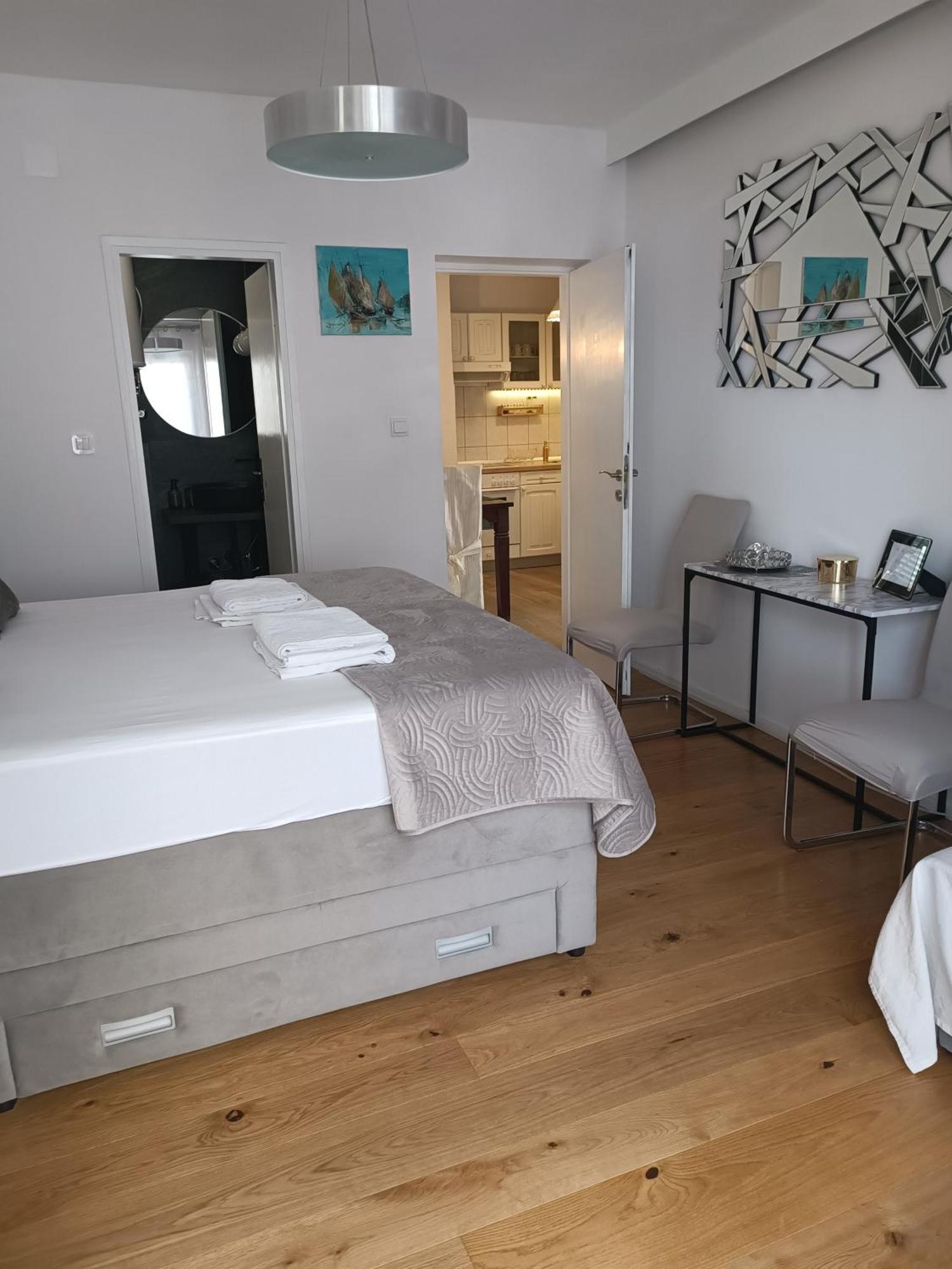 Apartment Golden Sunrise - 4 Ul.Petra Svacica11 Башка-Вода Екстер'єр фото